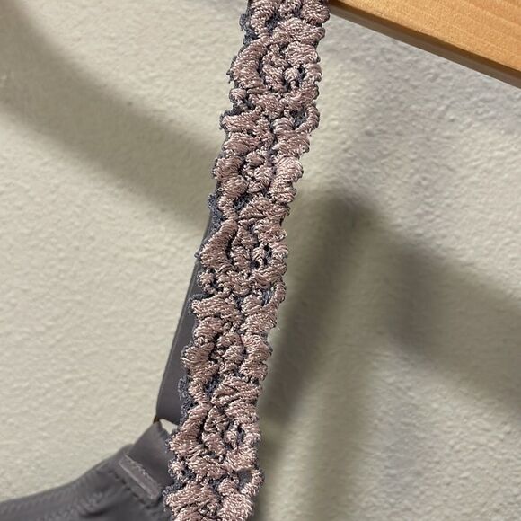 NATORI woman’s gray underwire bra - Picture 5 of 11